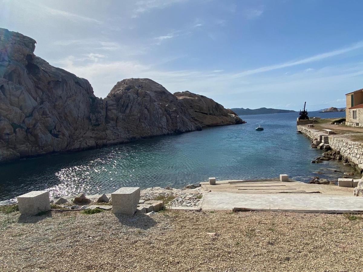 Appartamento Il Caracolo A Cala Francese La Maddalena  Exterior photo